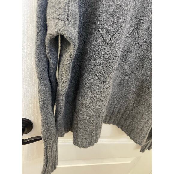a loves a gray sweater sz M wool blend - Picture 4 of 10